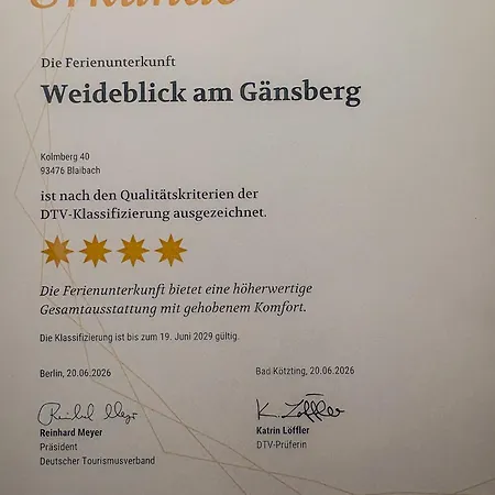 Weideblick Gaensberg 公寓 *